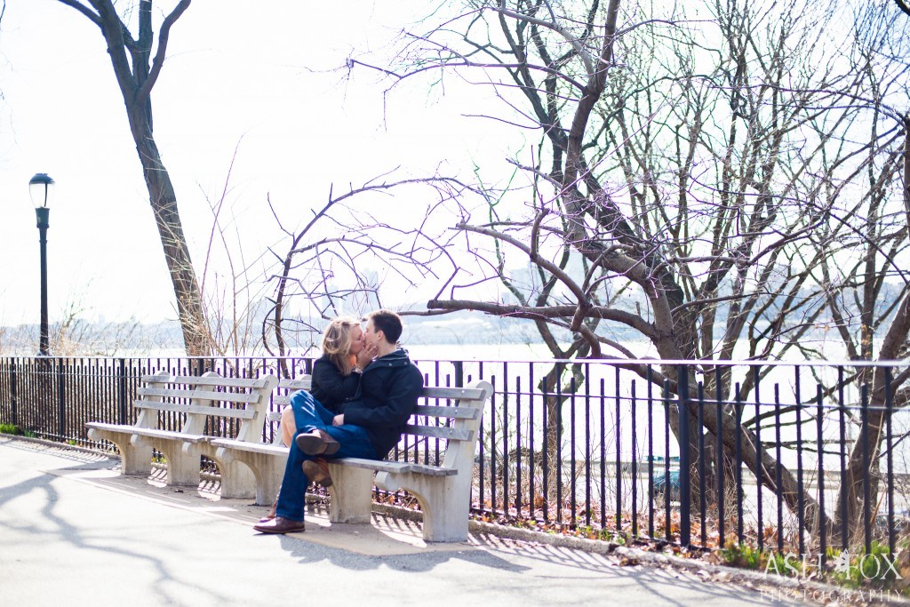 Engagement photography in Riverside Park