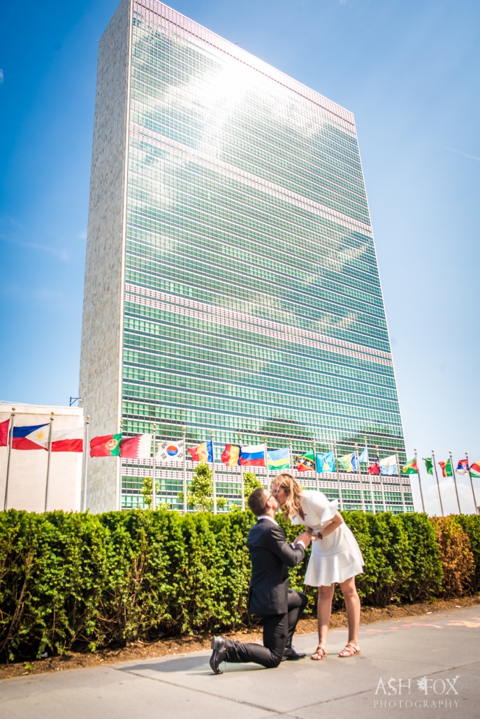 bride kissing at united nations nyc
