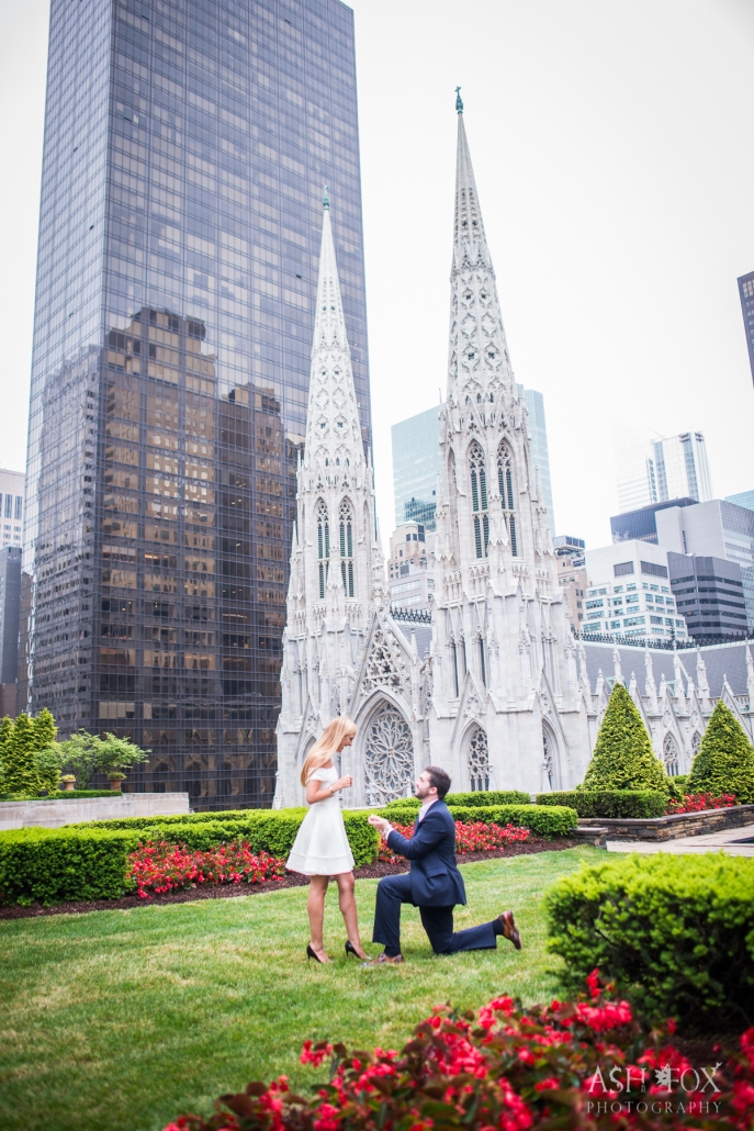 groom proposes at NYC cathedral